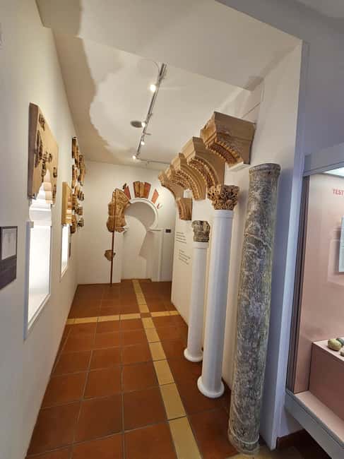 Silves: Morning Walking Tour with Local Guide - Climbing Silves Castle for Stunning Views