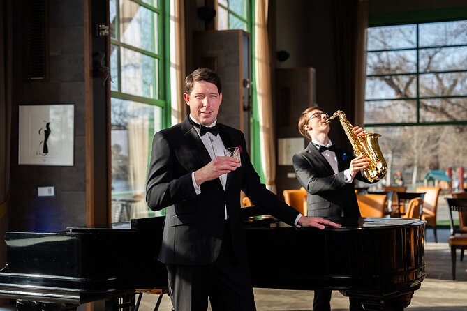 Sinatra Tribute Show and Dinner Experience in Manes - Celebrate Frank Sinatra in Style with an Unforgettable Dinner and Concert in Prague