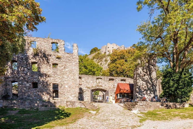 Singen: Guided tour of the Hohentwiel fortress ruins with a castle researcher - Explore the Historic Fortress of Hohentwiel with a Castle Researcher