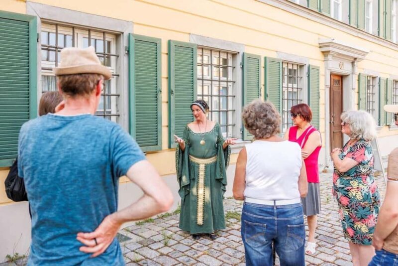 Singen: Historical city tour with Duchess Hadwig of Swabia - Singen’s Town Hall as the Meeting Point