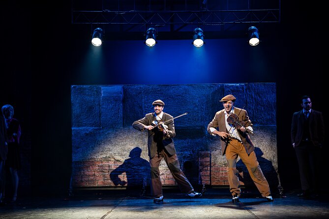 Singin' in the Rain Musical in Hybernia Theatre - The "Singin in the Rain" Musical Compared to Other Prague Experiences