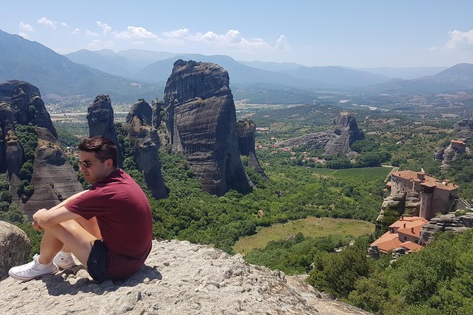 Single day rail trip from Thessaloniki to Meteora - Visiting Meteora with a Small Group and Expert Guidance