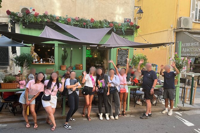 Single Life Burial in Ajaccio: Original Track Game - How the Smartphone Guides You Through Ajaccio