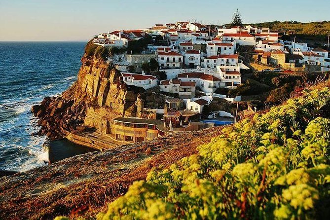 Sintra And Cascais Full-Day Tour with Local Guide - Guide Expertise and Guest Satisfaction