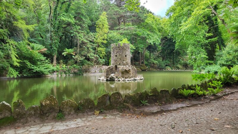 Sintra and Cascais: Private and Customizable Tour - Iconic Sintra Sites: Pena Palace, Moorish Castle, and Quinta da Regaleira
