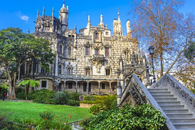 Sintra and Cascais Private Half Day Sightseeing Tour from Lisbon - The Role of the Guide in Enhancing the Experience