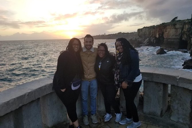 Sintra and Cascais with a Local Guide - Group tour starting from Sintra - Key Points