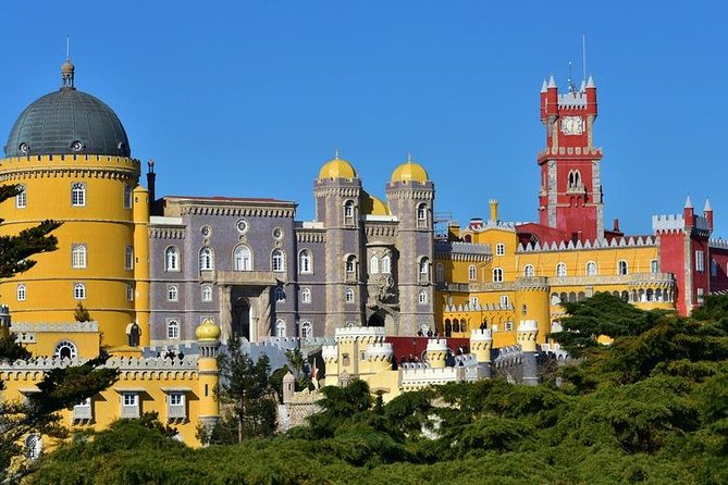 Sintra / Cabo da Roca / Cascais full day all inclusive lunch and entrees - Visiting the Pena Palace and Quinta da Regaleira
