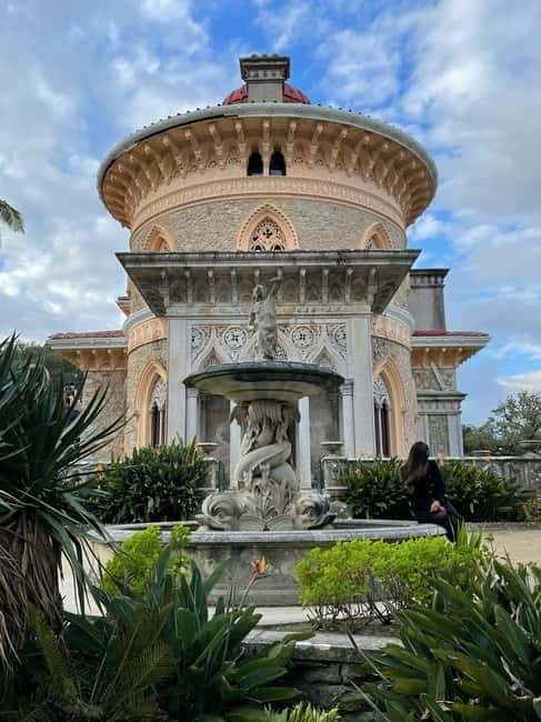 Sintra & Cascais: Palace and Castle Private Tour with Guide - Visiting the Seaside of Sintra & Cascais