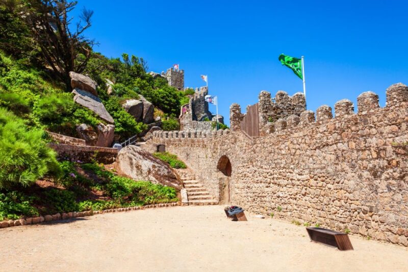 Sintra: Castle of the Moors E-Ticket and Audio Guide - Discovering the Castle’s Architectural Features