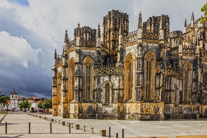 Sintra Lovers - Tour to Fátima, Batalha, Nazaré & Óbidos - Visiting the Batalha Monastery: A UNESCO Heritage Site