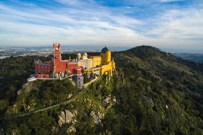 Sintra Mountain Guided Tour: Pena Palace & Moorish Castle Tickets - Tasting Sintra’s Sweet Traditions at Casa Piriquita