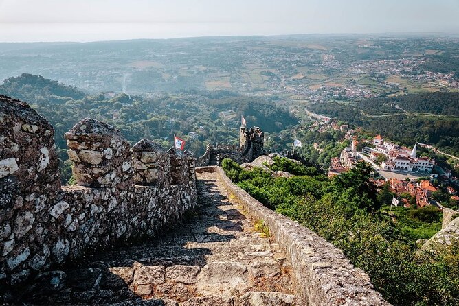 Sintra Mountain Guided Tour: Pena Palace & Moorish Castle Tickets - Booking and Cancellation