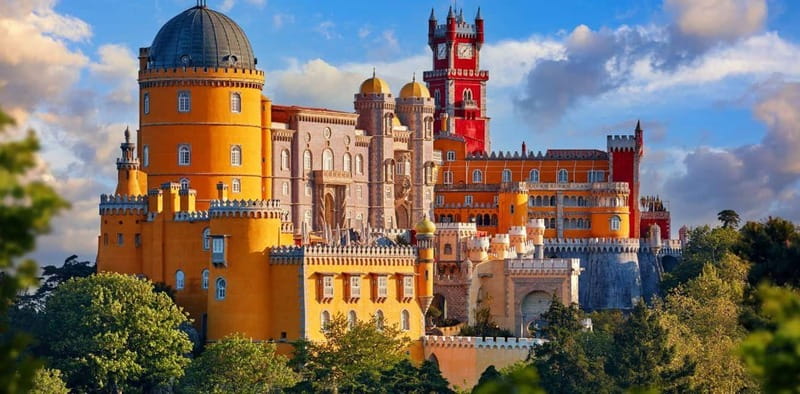 Sintra: Pena Palace & Coastal Wonders Day Tour with Tickets - Exploring Sintra’s Old Town and Local Pastries