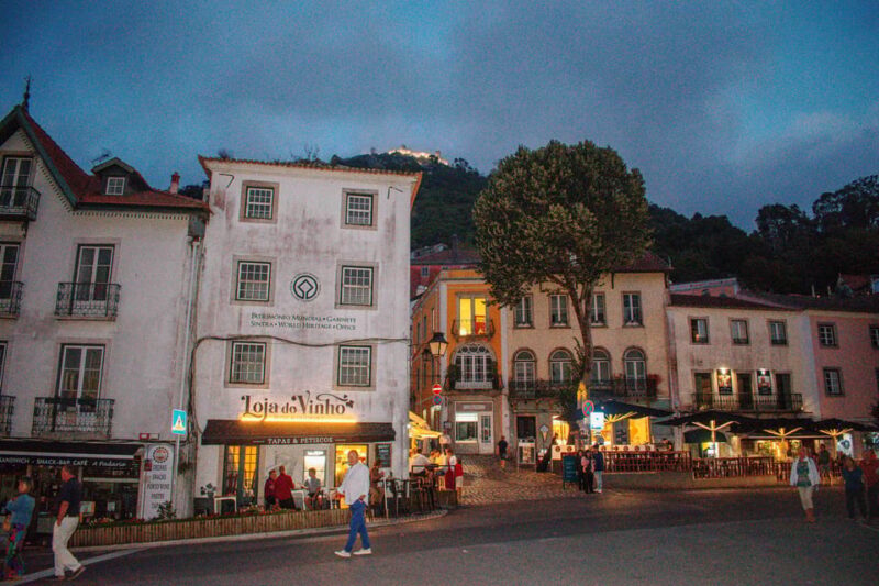 Sintra: Sightseeing Night Tour with Drinks - Visiting Sintra’s Most Iconic Monuments at Night