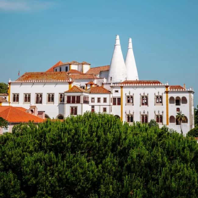Sintra: Village and Historic Center Tour - Walking Past Historic Chalets and Elegant 18th-Century Buildings