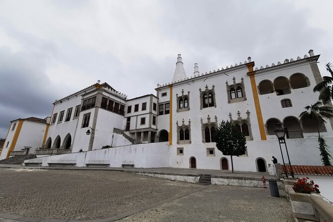 Sintra with 4 Palace Guided Tour, Private Full Day - Explore Sintra’s Most Iconic Palaces on a Private Guided Tour