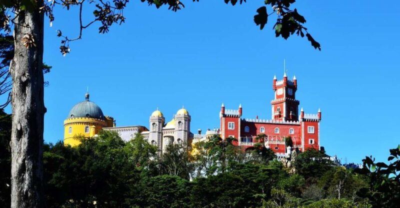Sintra:1 hour tuk tuk experience to Pena Palace(3 monuments) - Starting Point in the Old Town Sintra and Pre-Trip Coffee Break