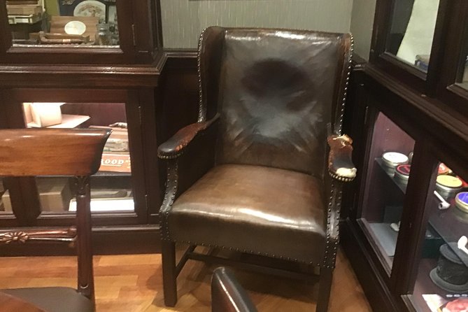 Sir Winston Churchill Private Walking Tour & War Rooms - Churchill and Roosevelt Allies Sculpture and Burlington Arcade