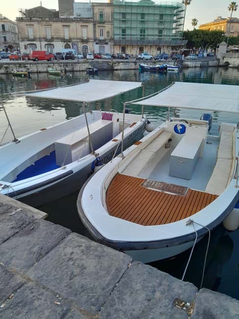 Siracusa: 2h ortigia+grotte marine+frutta+prosecco+snorkelin - Key Points