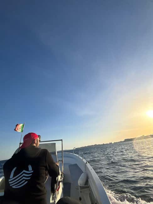 Siracusa: Christmas Boat Tour with "Spumante and Pandoro" - The Marine Cave Visits