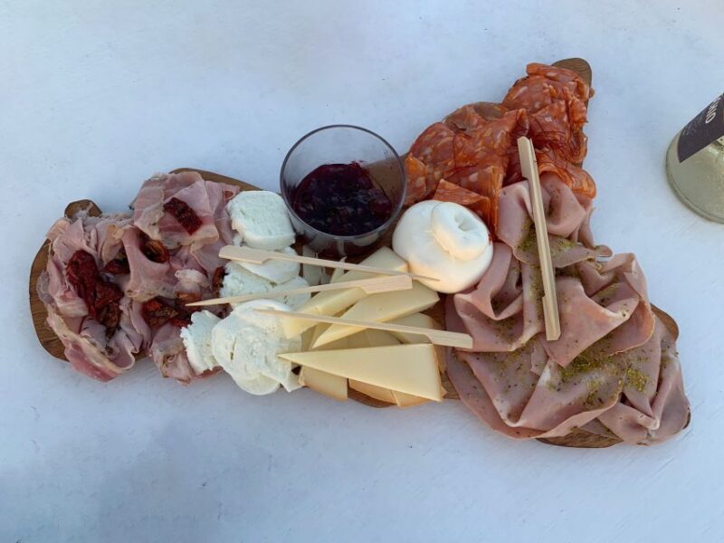 Siracusa: Ortigia & Sea Caves Boat Tour with Sunset Apertif - Sunset Aperitif with Sicilian Flavors