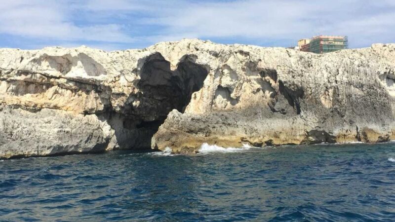 Siracusa: Ortygia Island Boat Tour with Grotto Visit - Explore Ortygia Island by Boat for Just $28