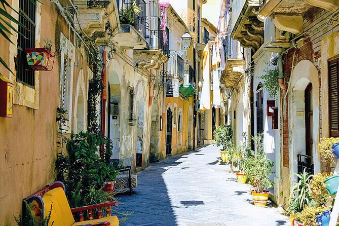Siracusa Walking Tour with Audio and Written Guide by a Local - The Fonte Aretusa: Myth and Nature Collide