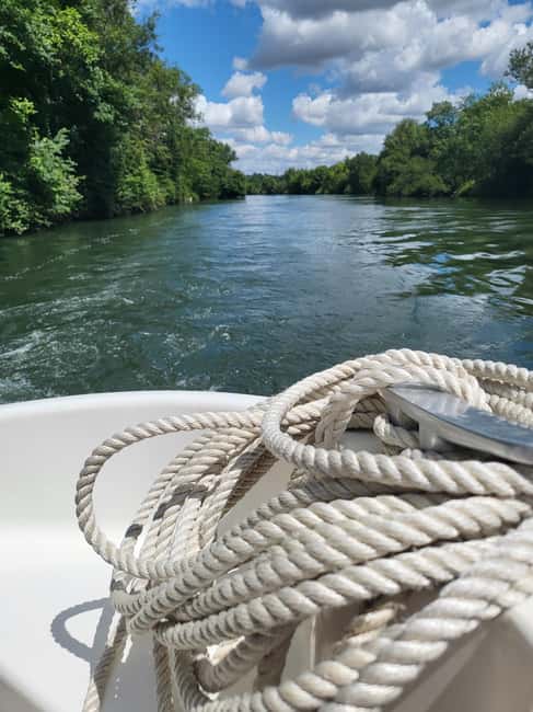 Sireuil: River walk and tasting of local products and drinks - Scenic River Cruise on the Charente with a Local Producer