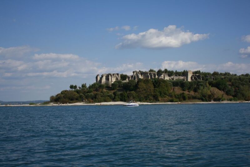 Sirmione: 25 Minute Boat Cruise around the Peninsula - The Landmarks: Grotte di Catullo and Maria Callas Villa