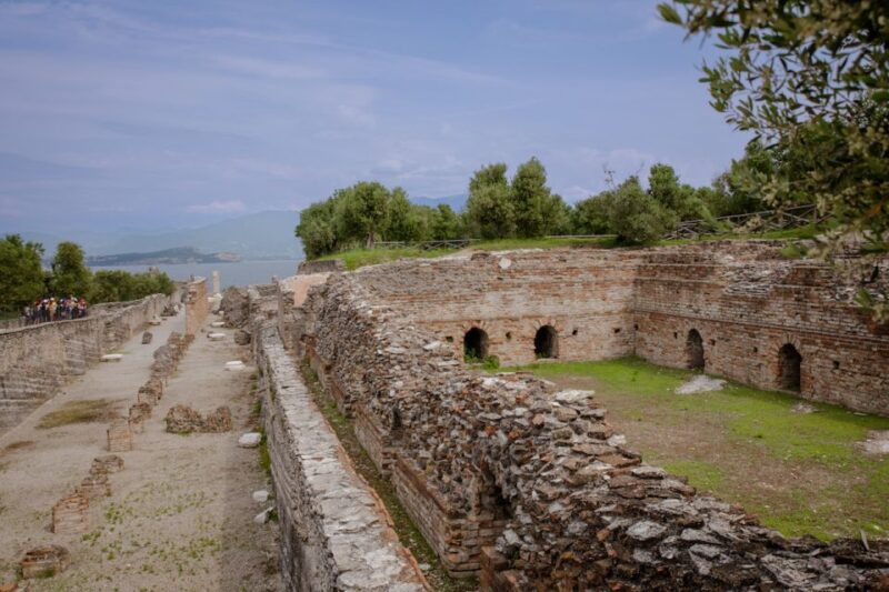Sirmione: Grotte di Catullo Archeological Tour - The Guide’s Approach to Storytelling and Legends