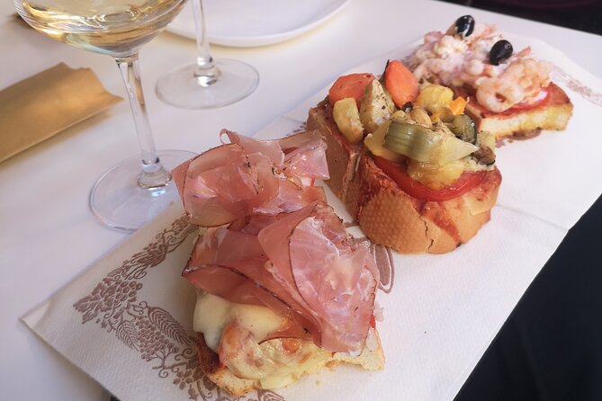 Sirmione off the Crowds Boat and Walking Tour with a Drink - Exploring the Heart of Sirmione on Foot