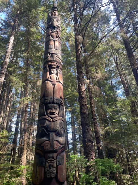 Sitka: Haunted Walking Tour - History and Haunts of Sitka - The Guide’s Period Costume and Storytelling Style