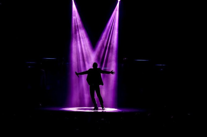 SIX Show in Branson - The Sum Up: A Vibrant, All-Vocal Branson Show for All Ages