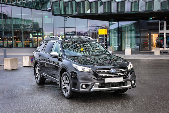 Skarfabakki Harbour to Keflavik Airport - Pickup at Skarfabakki Harbour with a Personalized Welcome Sign