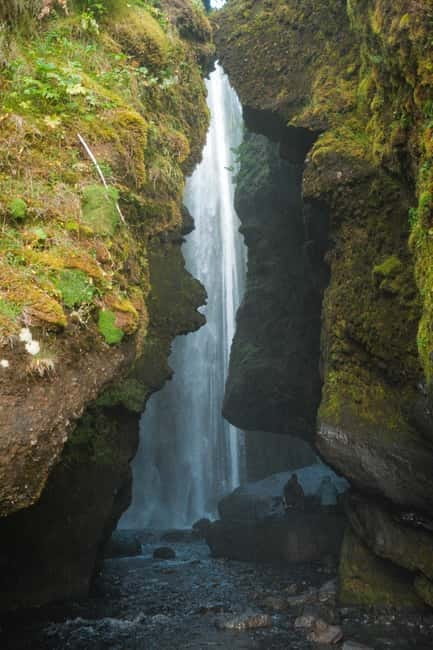 Skarfabakki: South Coast Tour w/ Solheimajokull Glacier - Visiting Seljalandsfoss: The Waterfall You Can Walk Behind