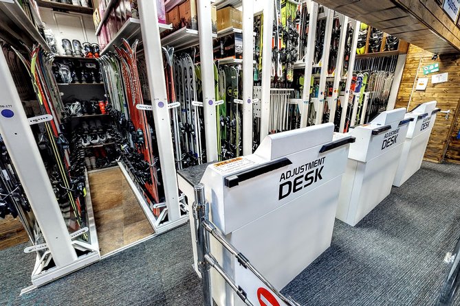 Ski and Snowboard equipment rental in Bansko - Convenient Location and Easy Meeting Arrangements in Bansko