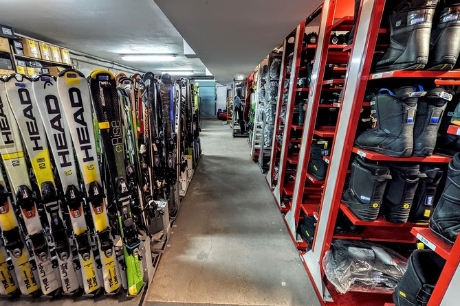 Ski and Snowboard equipment rental in Bansko - Flexibility to Keep Equipment at Your Accommodation