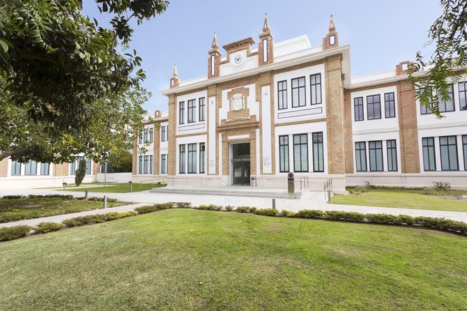 Skip-The-Line Access to Colección del Museo Ruso in Malaga - The Museo Ruso’s Location in Malaga and Its Historic Setting