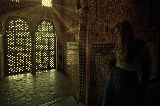 Skip The Line Alhambra and Generalife Guided Tour - The Panoramic View from Plaza de los Aljibes