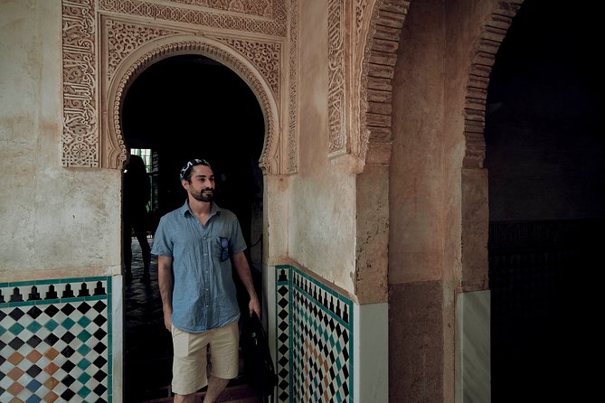 Skip The Line Alhambra and Generalife Guided Tour - The Military Stronghold: Alcazaba