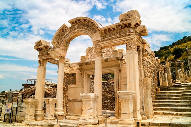 SKIP-THE-LINE: BEST OF EPHESUS PRIVATE TOUR with Lunch & ENTRY - Kusadasi Castle and Pigeon Island