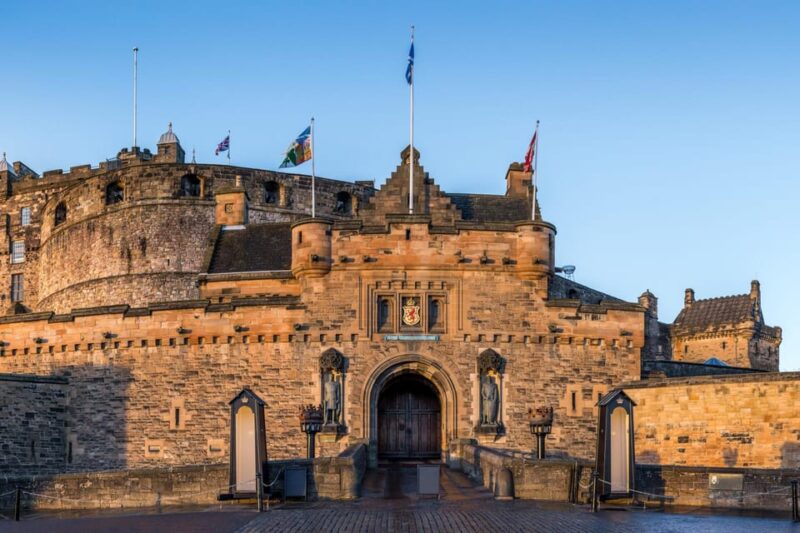 Skip-the-line Edinburgh Castle with Old Town Walking Tour - Discover Edinburgh Castle with Skip-the-line Tickets