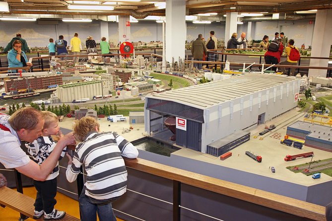 Skip the Line: Entrance Ticket to Miniworld Rotterdam - The Fascinating Storytelling of Rotterdams History and Architecture