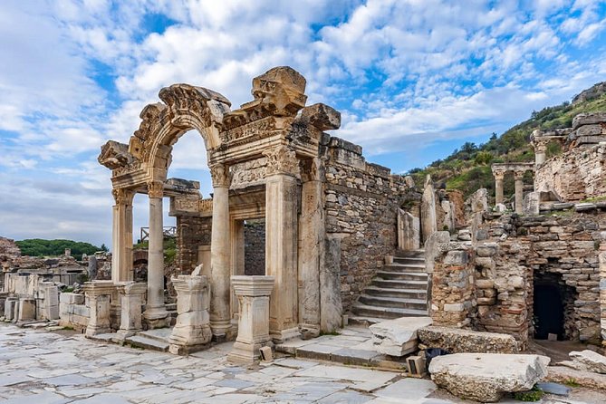 Skip the Line: Ephesus Tour For Cruise Guest - Exploring the Ephesus Museum for Cultural Context