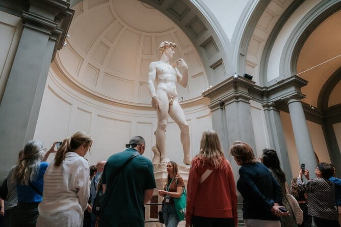 Skip the Line: Florence's Uffizi Gallery Guided Tour - The Vast Collections of Raphael, Titian, and Caravaggio
