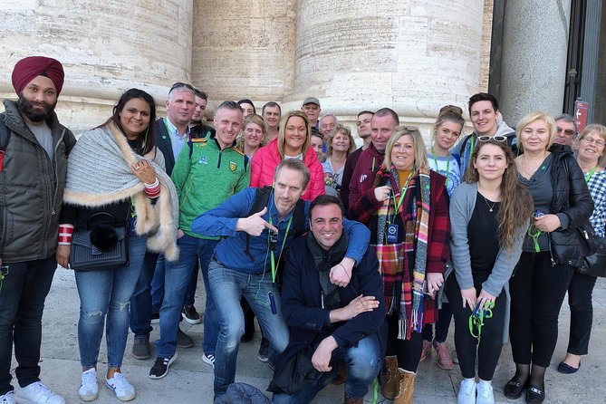 Skip-the-Line Group Tour of the Vatican, Sistine Chapel & St. Peter's Basilica - A Glimpse into Life in Vatican City: The Swiss Guards and Local Residents