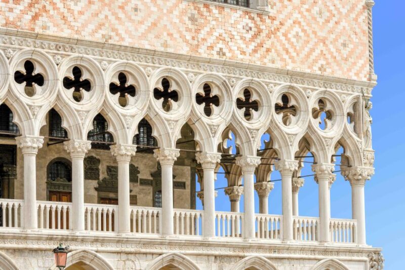 Skip-the-Line Guided Tour of Doge's Palace - The Bridge of Sighs and Prison History