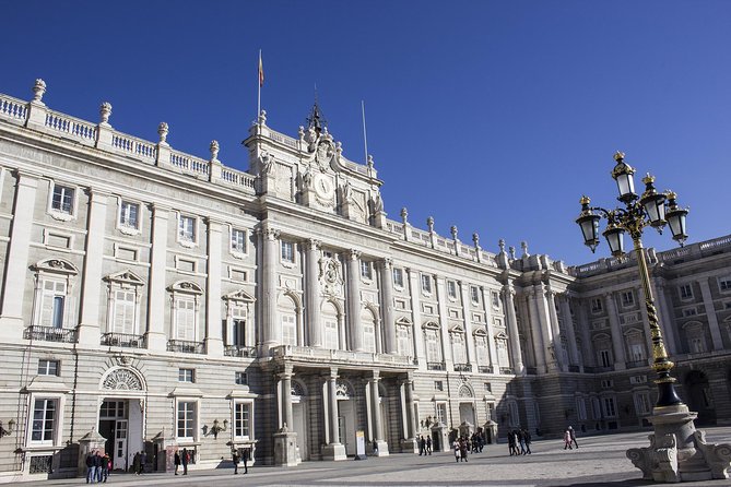 Skip-the-line Madrid Royal Palace with tapas tasting & Retiro Park - Tapas Tasting at CASA CIRIACO