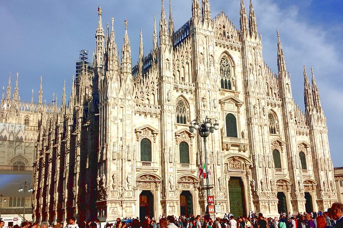 Skip the Line: Milan Duomo Guided Tour & Hop on Hop off optional - The Optional Hop-On Hop-Off Bus Ticket